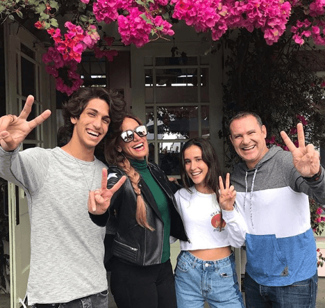 Alan Tacher se encontró también con Lili Estefan. Su hijo Lorenzo estudia en la misma universidad que Hannah, así que por ese lado los papás se sienten tranquilos.