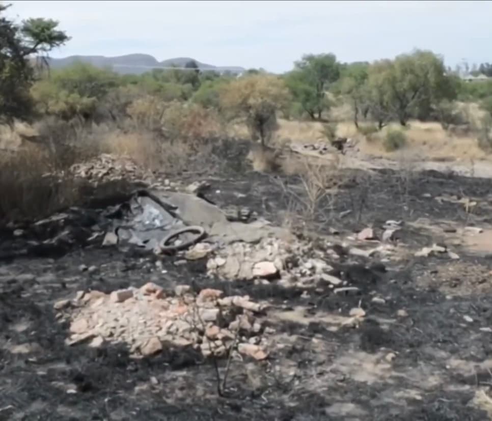 El padrastro llevó a la polícia a este paraje donde dijo que depositó los restos 
<b>para después prenderles fuego para tratar de borrar todo rastro de su crimen. </b>