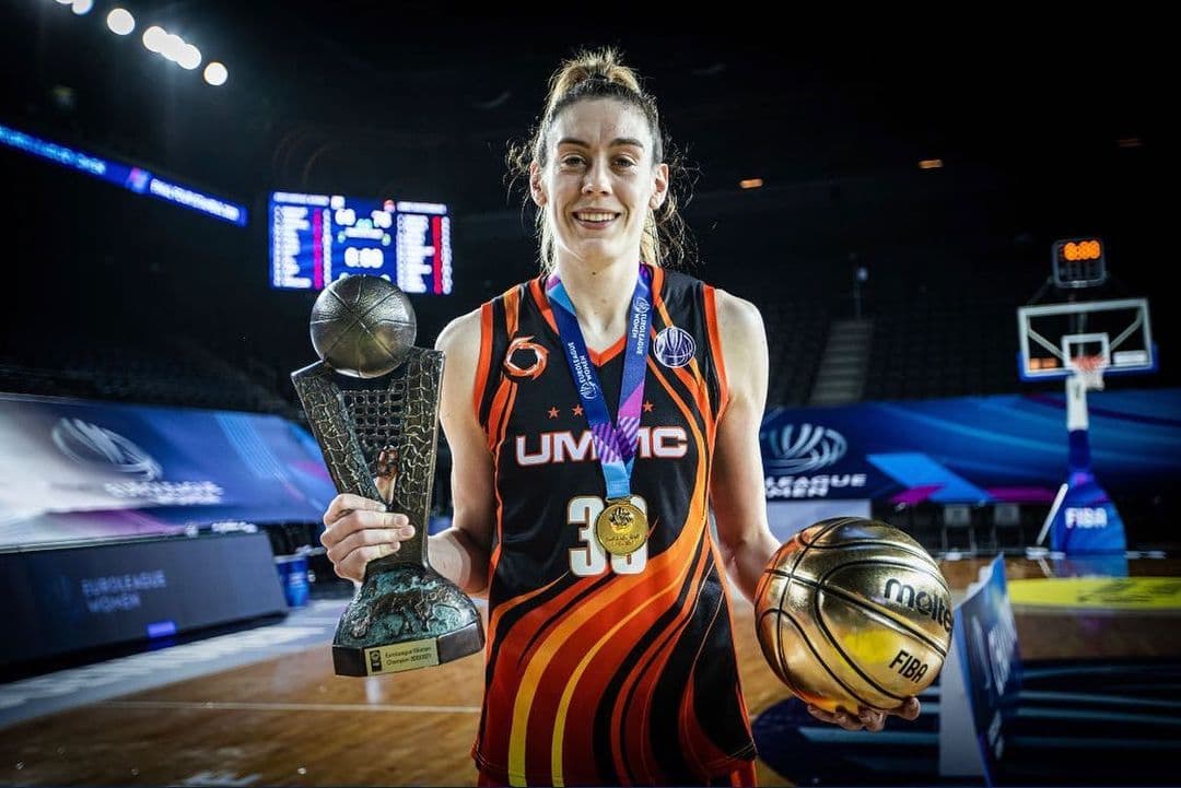 Stewart es considerada como la mejor jugadora de basquetbol de esta época.