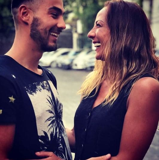 Como todas las mamás, Consuelo no deja pasar la oportunidad para presumir la belleza de sus hijos. El atractivo de Michel ha levantado pasiones en distintas ocasiones a través de redes sociales.