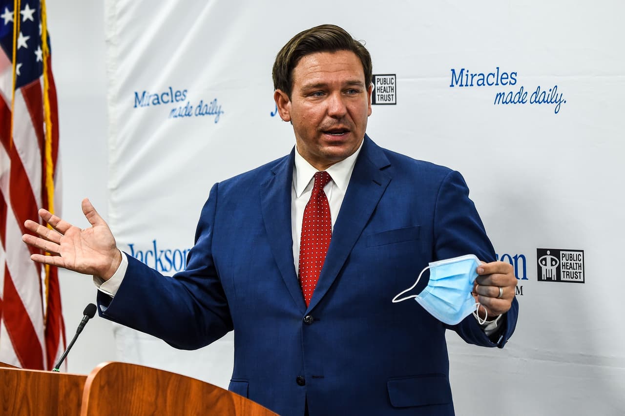 Florida reserva vacunas contra el coronavirus para segundas dosis, según el gobernador DeSantis