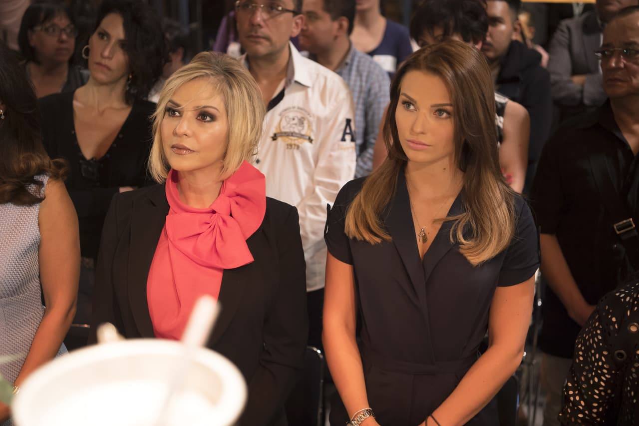 <b><a href="http://www.univision.com/temas/daniela-castro">Daniela Castro</a></b> llevará el papel antagónico del melodrama, mientras que 
<b><a href="http://www.univision.com/temas/irina-baeva">Irina Baeva</a></b> será la protagonista juvenil de 'Me declaro culpable'.