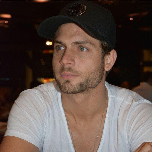 Y a pesar de que en los últimos años se ha dedicado por completo a la actuación, en las fotos que publica en sus redes sociales luce como todo un modelo.