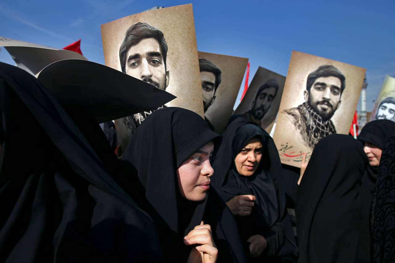 <b>Irán. Nivel de alerta 4. "</b>Secuestro, arresto y 
<a href="https://www.univision.com/noticias/mundo/en-un-intercambio-de-prisioneros-iran-libera-al-estudiante-estadounidense-preso-desde-2016-acusado-de-espionaje">detención de ciudadanos estadounidenses</a>" .