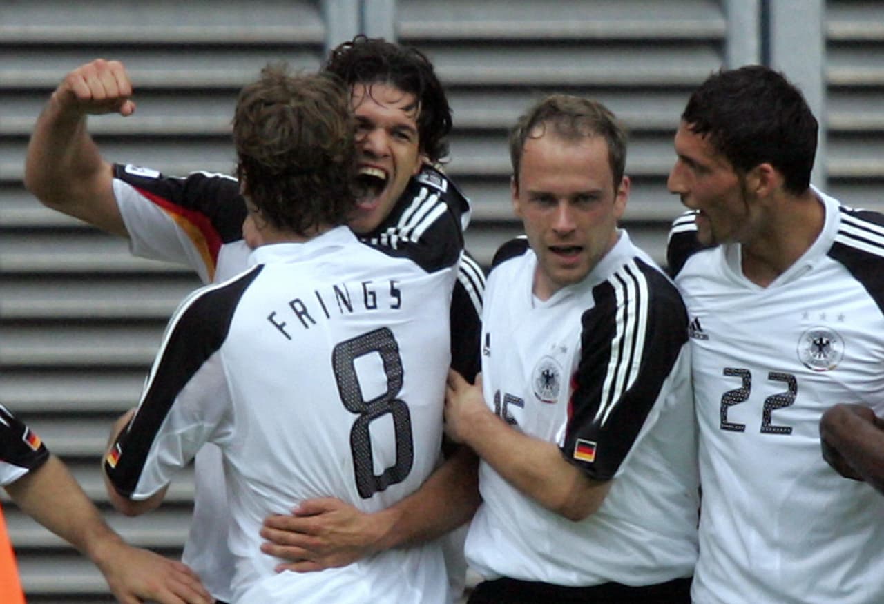 Un gol que sería la última piedra sobre el cajón del 'Tri' en este partido.