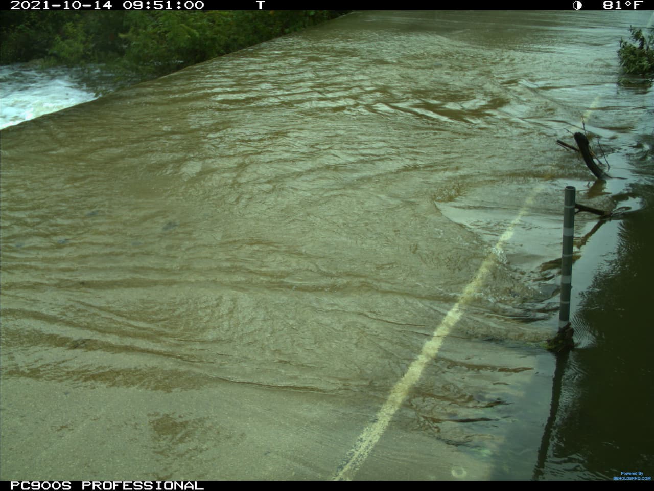 Spicewood Springs #1 at Bull Creek localizado a el Noroeste de Austin. 
<br>
<br>"Si su vehículo se para, abandónelo inmediatamente y busque un terreno más alto. El agua de la inundación puede subir rápidamente, cubrir el vehículo y arrastrarlo", dice el Servicio Nacional de Meteorología.
<br>