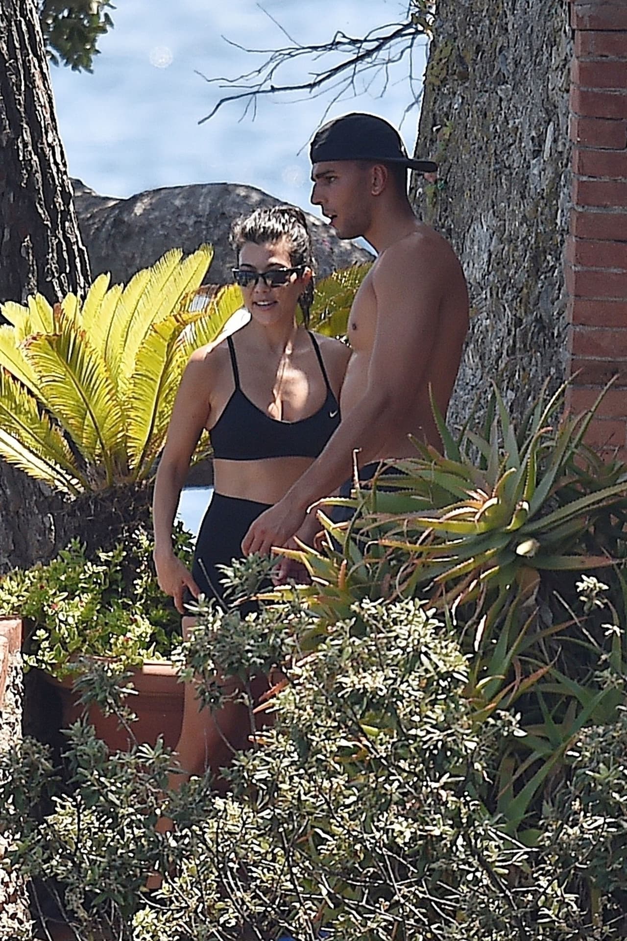 Durante este tiempo la pareja había sido captada por los paparazzi en la zona, pero sin la compañía de los hijos de Kourtney.