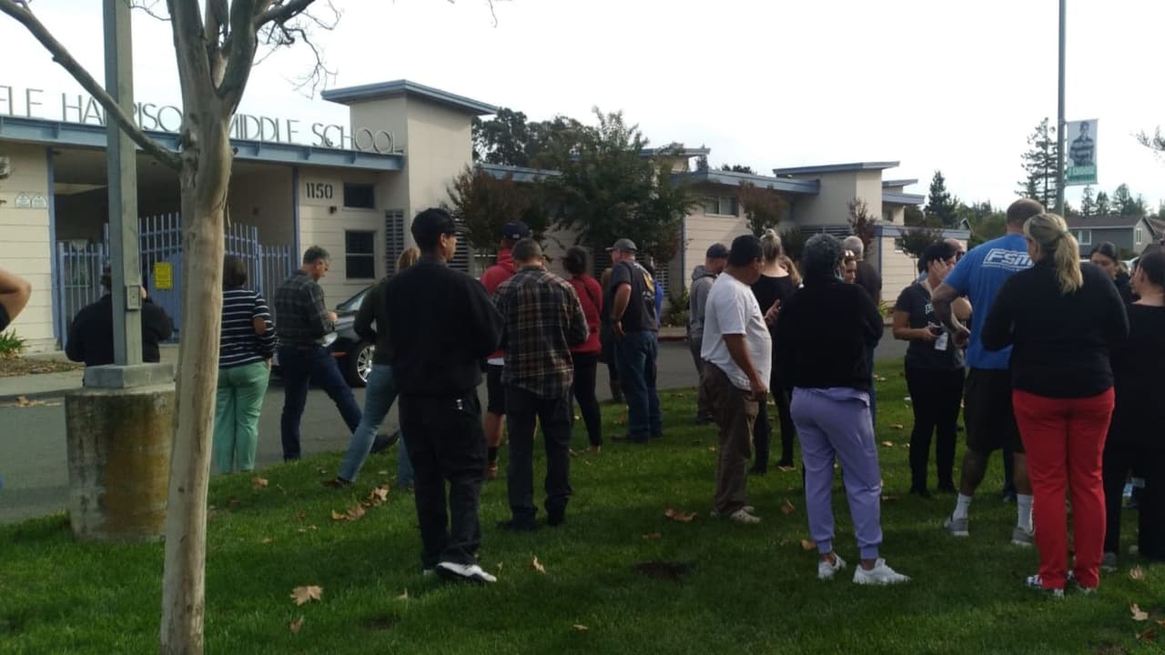 Dejan salir a estudiantes de escuelas de Sonoma tras presunta amenaza