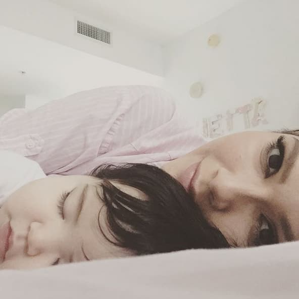 A diferencia de Giulietta cuando era bebé, Gael no duerme tanto como su hermana.