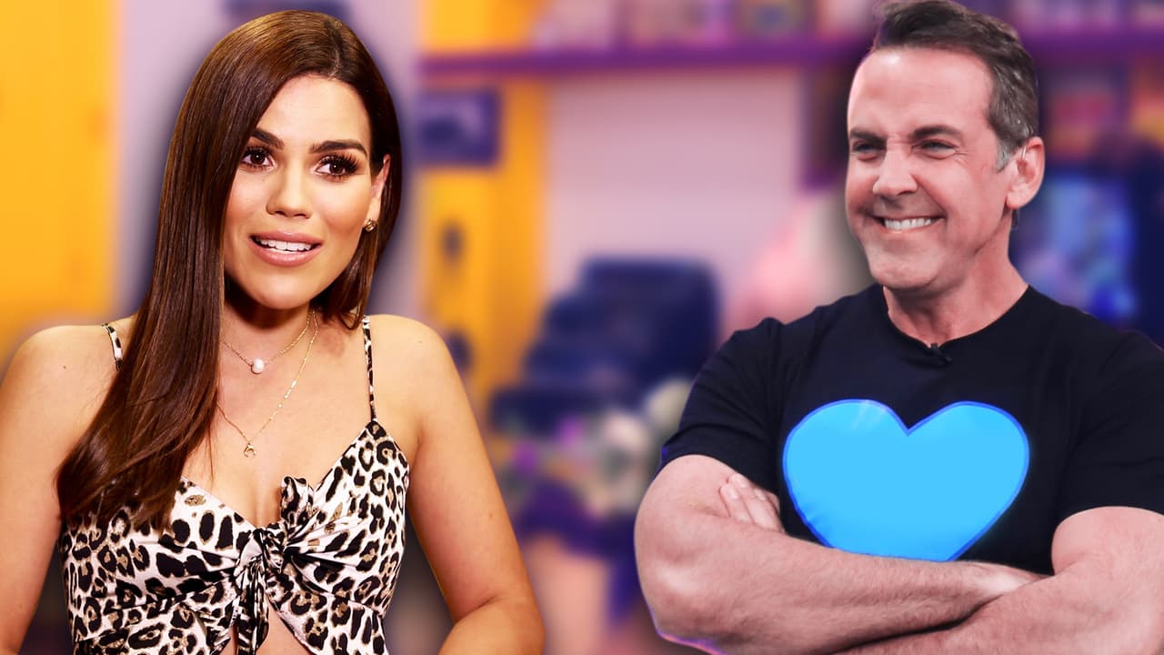 A Carlos Ponce y Karina Banda se les rompió la cama por una razón que sus fans ponen en duda