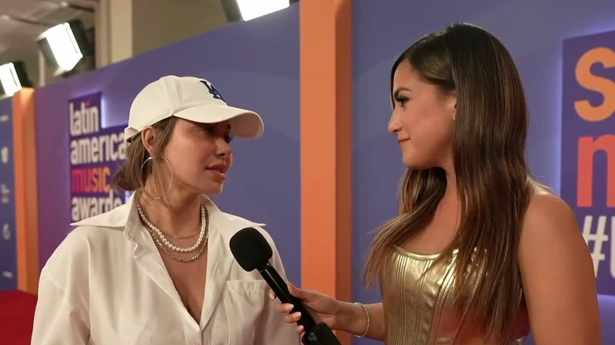 Chiquis revela el elemento clave que no puede faltar en el escenario para verse como una auténtica "abeja reina"