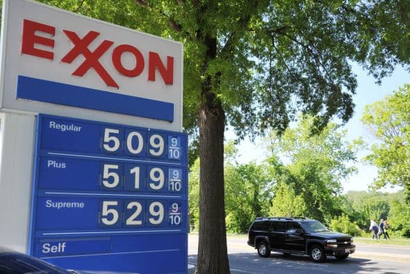 La petrolera Exxon Mobil destronó este viernes a Apple como la compañía más valiosa del mundo tras el derrumbe de las acciones de la tecnológica en la bolsa debido a la presentación esta semana de unos resultados empresariales que decepcionaron ampliamente a los inversores. Ver toda la información