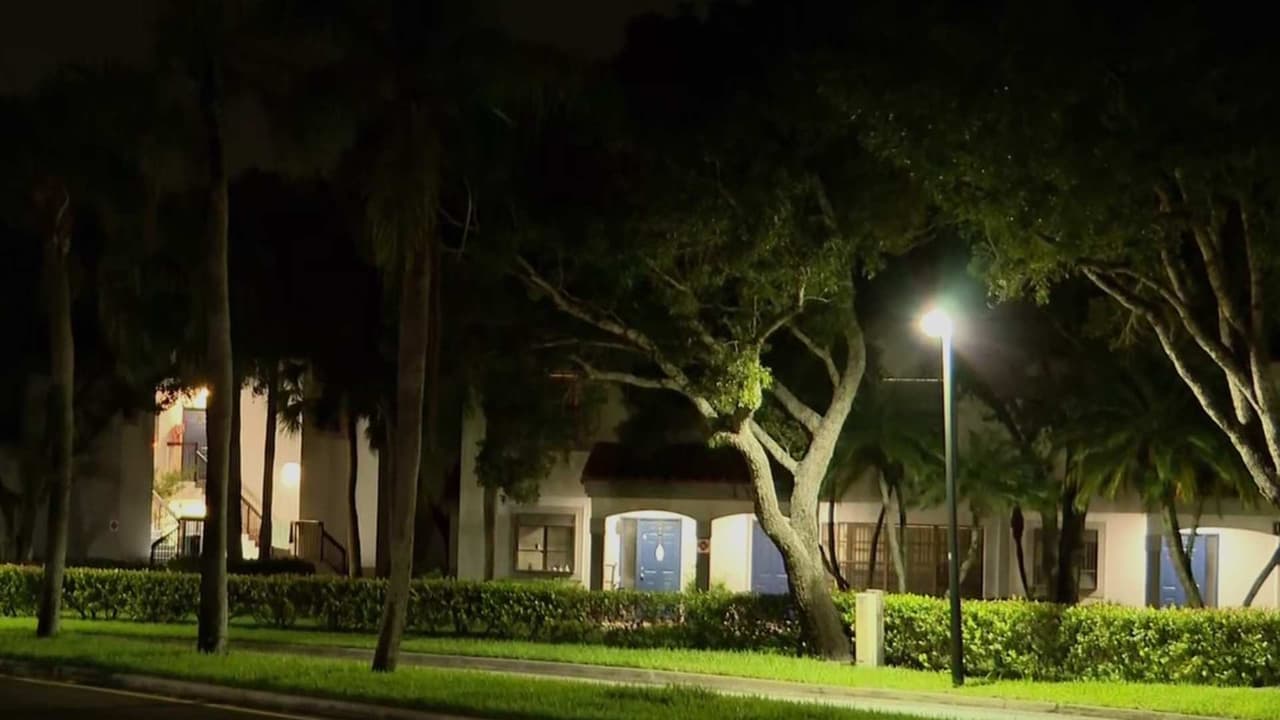 Niño de 2 años es hallado inconsciente en un lago en Plantation: fue declarado muerto en el hospital