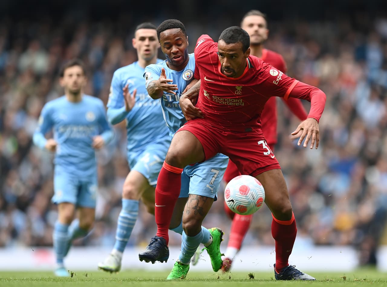 Manchester City y Liverpool dieron un gran partido en Etihad Stadium con un 2-2 final que deja todo igual en la lucha por el título de la Premier League de Inglaterra.