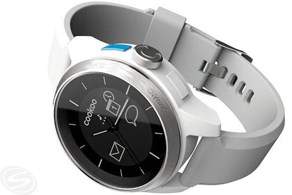 CONNECTEDEVICE COOKOO - El reloj se conecta a tu iPhone por BlueTooth y cuenta con una App para que lo sincronices y pueda darte aviso de que has recibido algún correo, si estas recibiendo una llamada o tienes una llamada perdida, así como notificaciones de Facebook y Twitter.