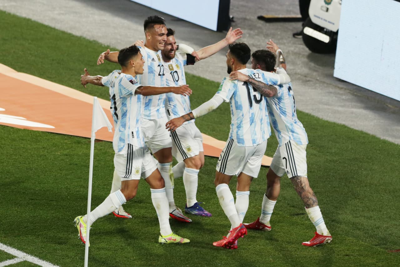 Argentina goleó a Uruguay mientras que Chile por fin volvió a ganar tras enfrentarse a la Selección de Paraguay.