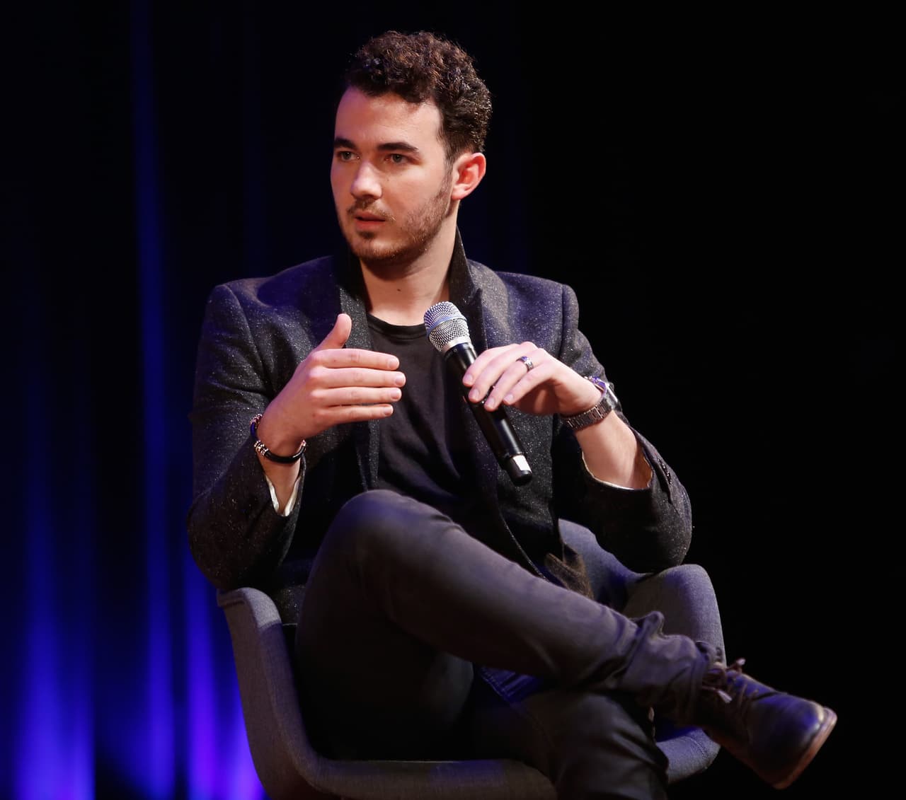 "No hemos hablado de esto. Justo antes de la presentación,
<b>hice un chequeo dental con Joe, y Joe hizo uno conmigo</b>. No te he dicho esto y olvidé mencionarlo", relató el mayor de los Jonas.
<br>