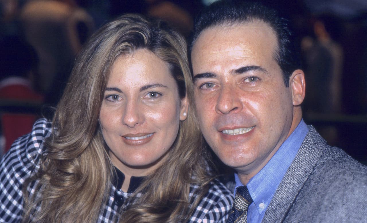 César Évora está casado y tiene tres hijos, pero no es común verlo junto a su familia porque prefiere mantener su privacidad.