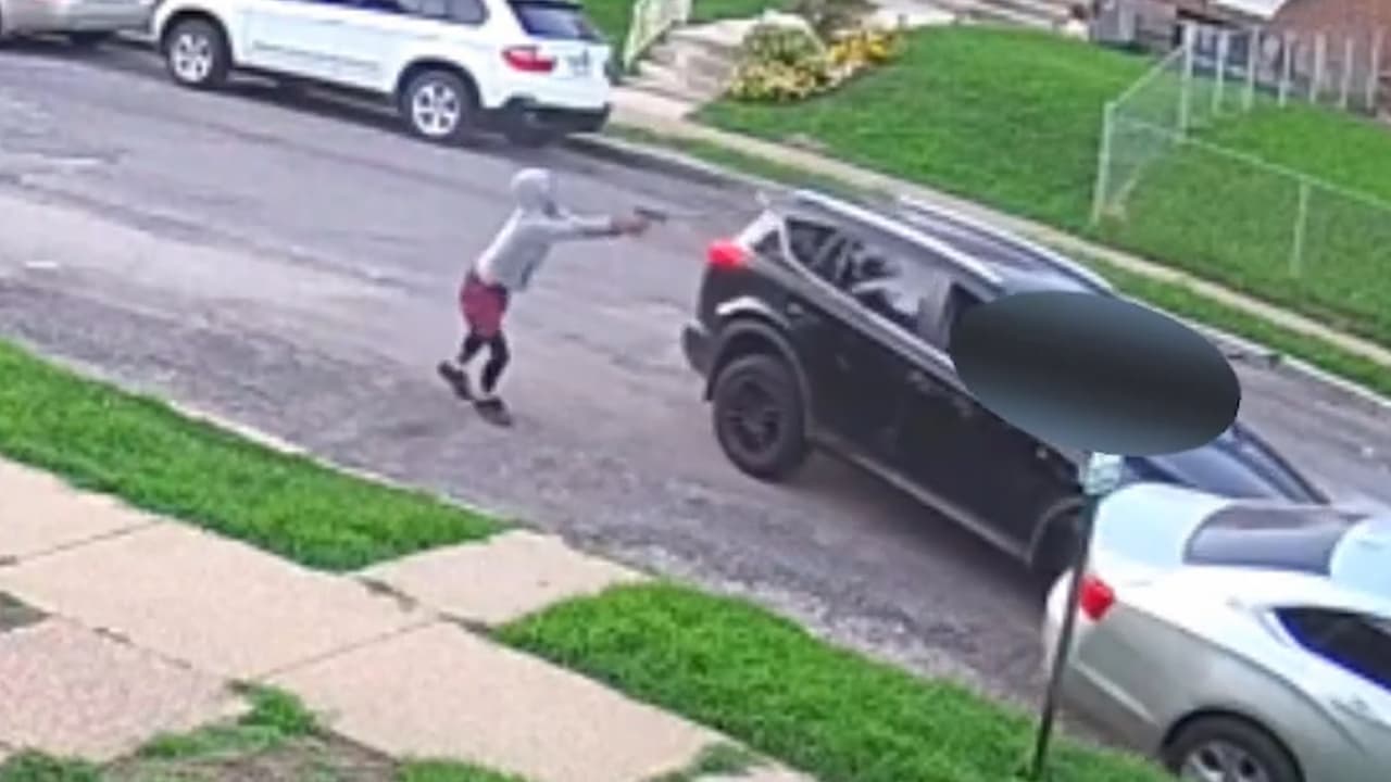 Ofrecen recompensa de 20,000 por información que ayude a encontrar al responsable de asesinar a un hombre en una camioneta
