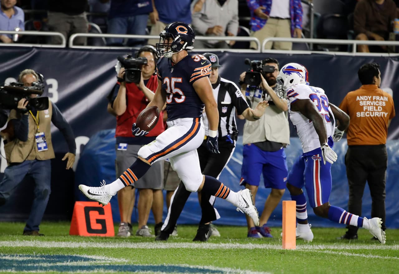 <b>Bills 28-27 Bears</b>. AJ McCarron lanzó para 156 yardas con tres touchdowns y dos intercepciones para guiar a Buffalo a una victoria ante Chicago en el Soldier Field.
