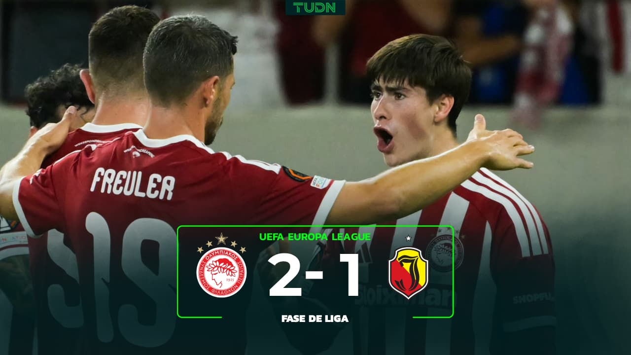 'Hormiga' González anota en Europa League ante los ojos de Nery Castillo