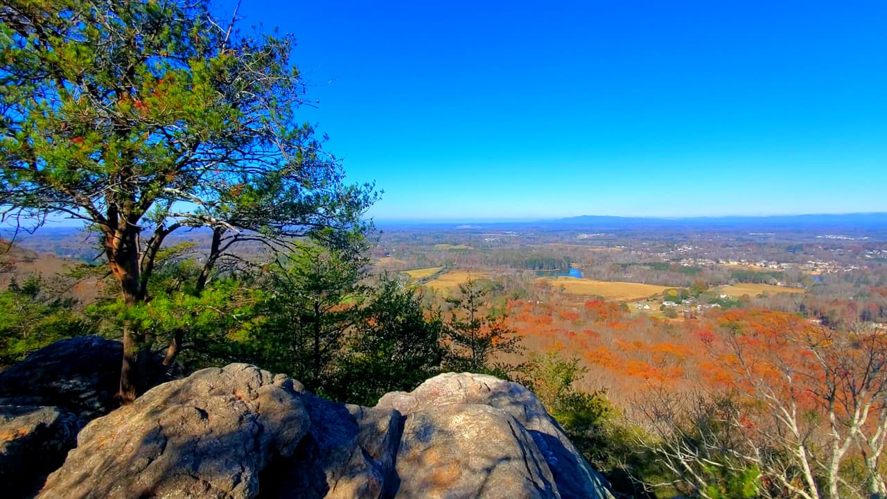 La zona aledaña al mirador también ofrece vistas panorámicas dignas de fotografías.