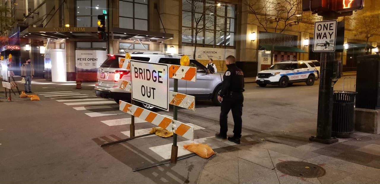 De momento, no se reportó ningún acto violento durante la noche.