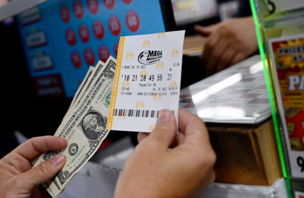 El premio mayor de Mega Millions acumula $465 millones para el sorteo del martes