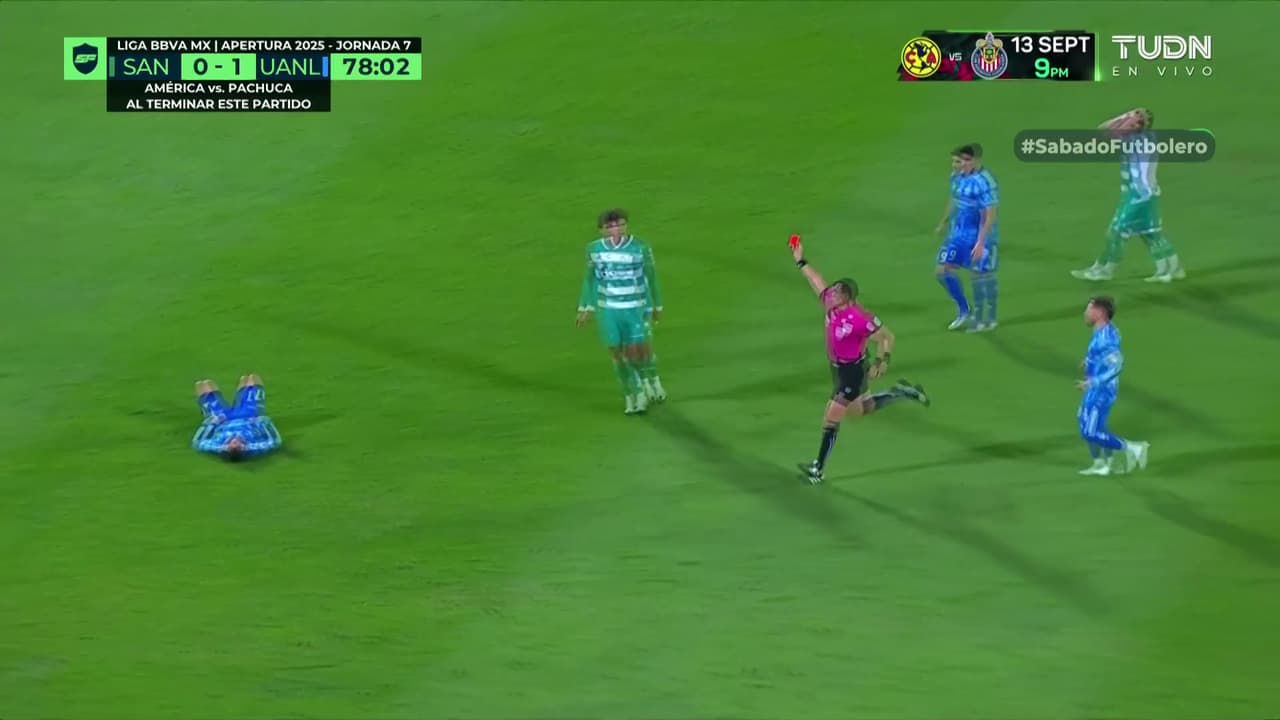 ¡A las regaderas! Haret Ortega se va expulsado y deja Santos con 10