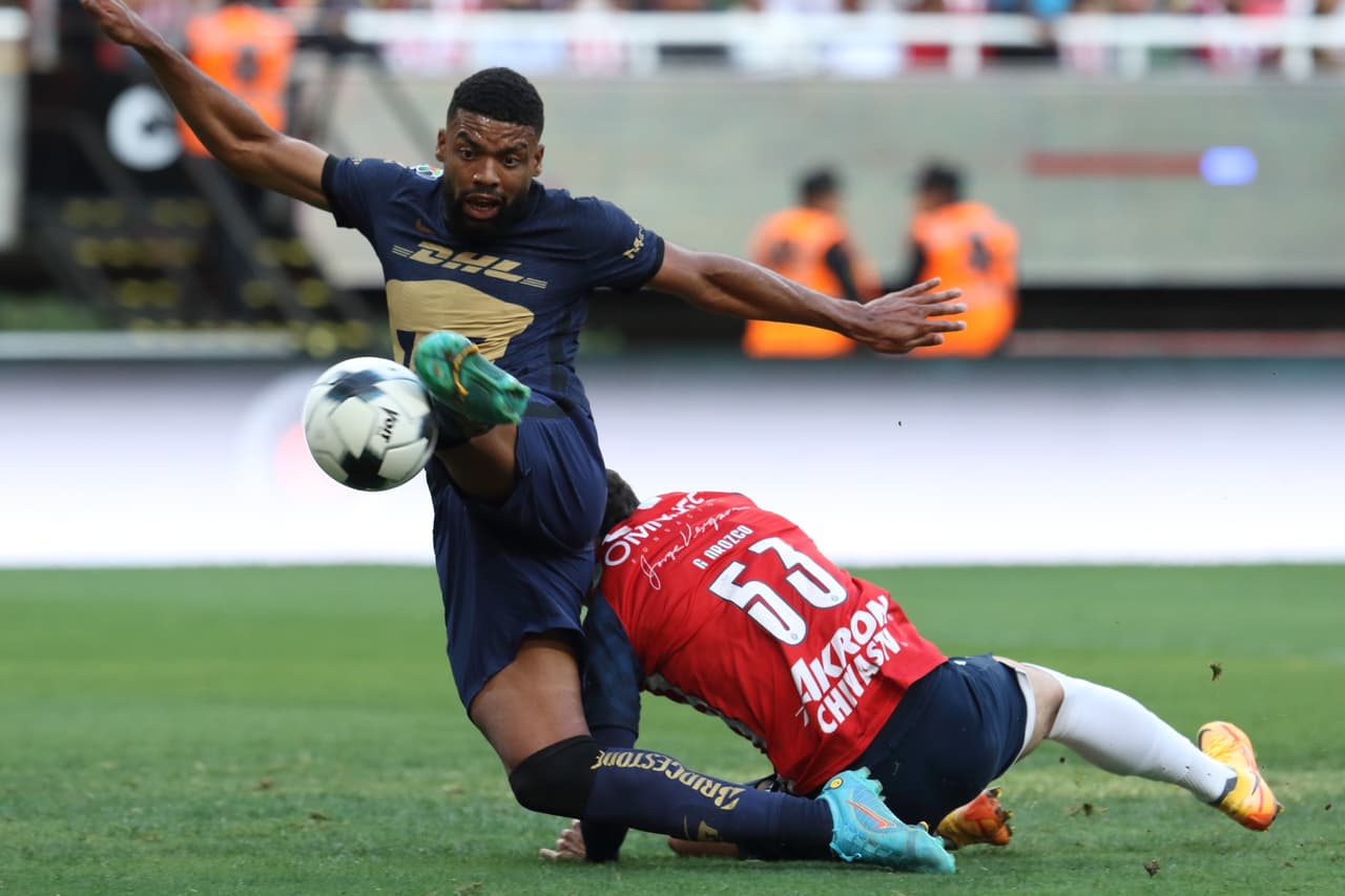 El brasileño tuvo que salir por lesión.