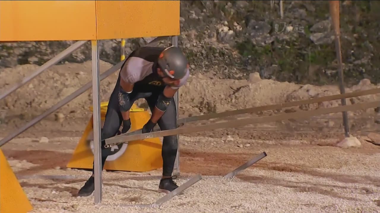 Todo sucedió durante la prueba de eliminación donde junto a su grupo tenía que arrastrar un pesado trineo.