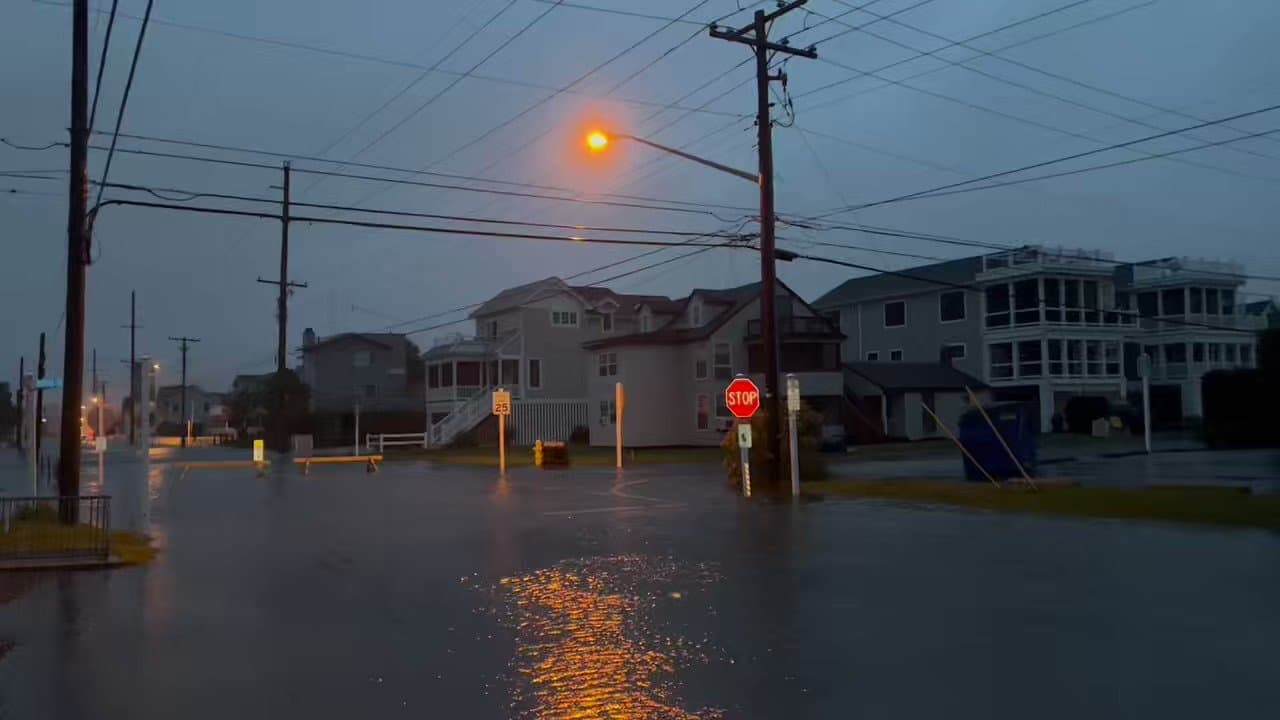 Tormenta tropical Ophelia deja más de 60,000 cortes de electricidad en Carolina del Norte; cifra podría aumentar