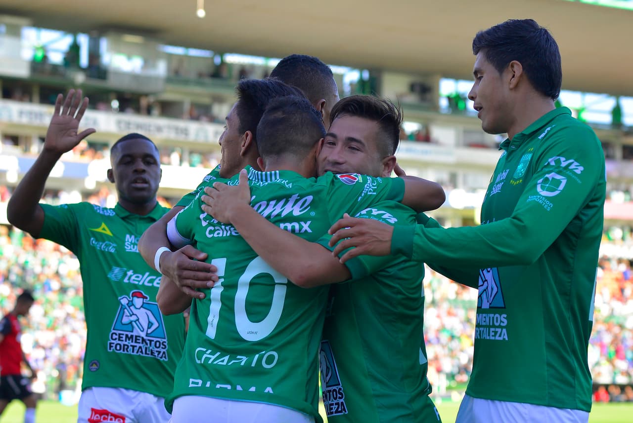 Hubo tiempo para algo más, el gol de Luis Montes (10) al minuto 82' para cerrar la clara victoria del líder del 
<a href="https://www.univision.com/deportes/futbol/liga-mx/*">Clausura 2019</a> por 5-2.