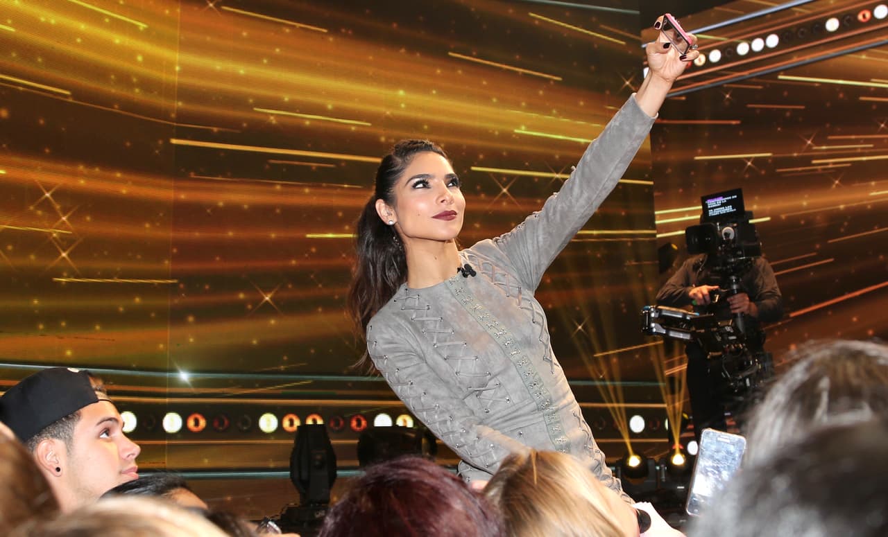 Trabajó en Sábado Gigante, El Gordo y la Flaca, los premios de Univision hasta llegar a tener su propio show.