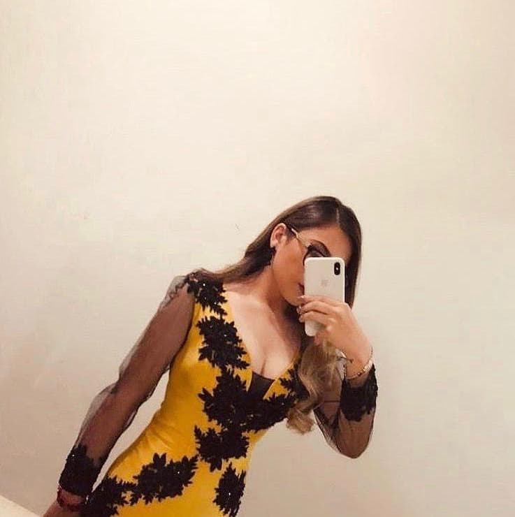 Valentín Elizalde tuvo tres hijas: Gabriela, Valeria y Valentina, todas de diferente mamá. Gabriela es la mayor, fue producto del primer y único matrimonio que tuvo el cantante con Gabriela Sabag. Valeria es la segunda, ella resultó de la relación entre el intérprete y Blanca Vianney Durán.