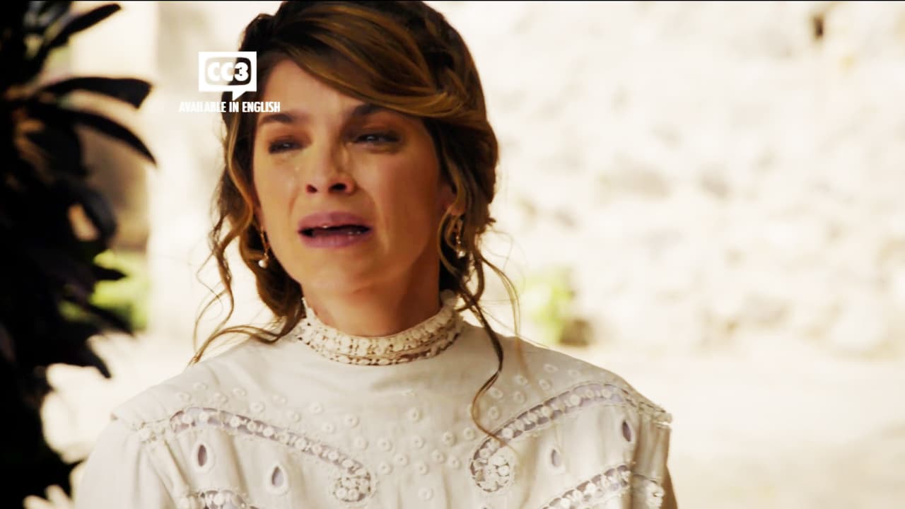 ¡Qué lástima Isabel! Tu viaje con Julio se canceló, él tuvo que regresar para investigar la muerte de Cristina.