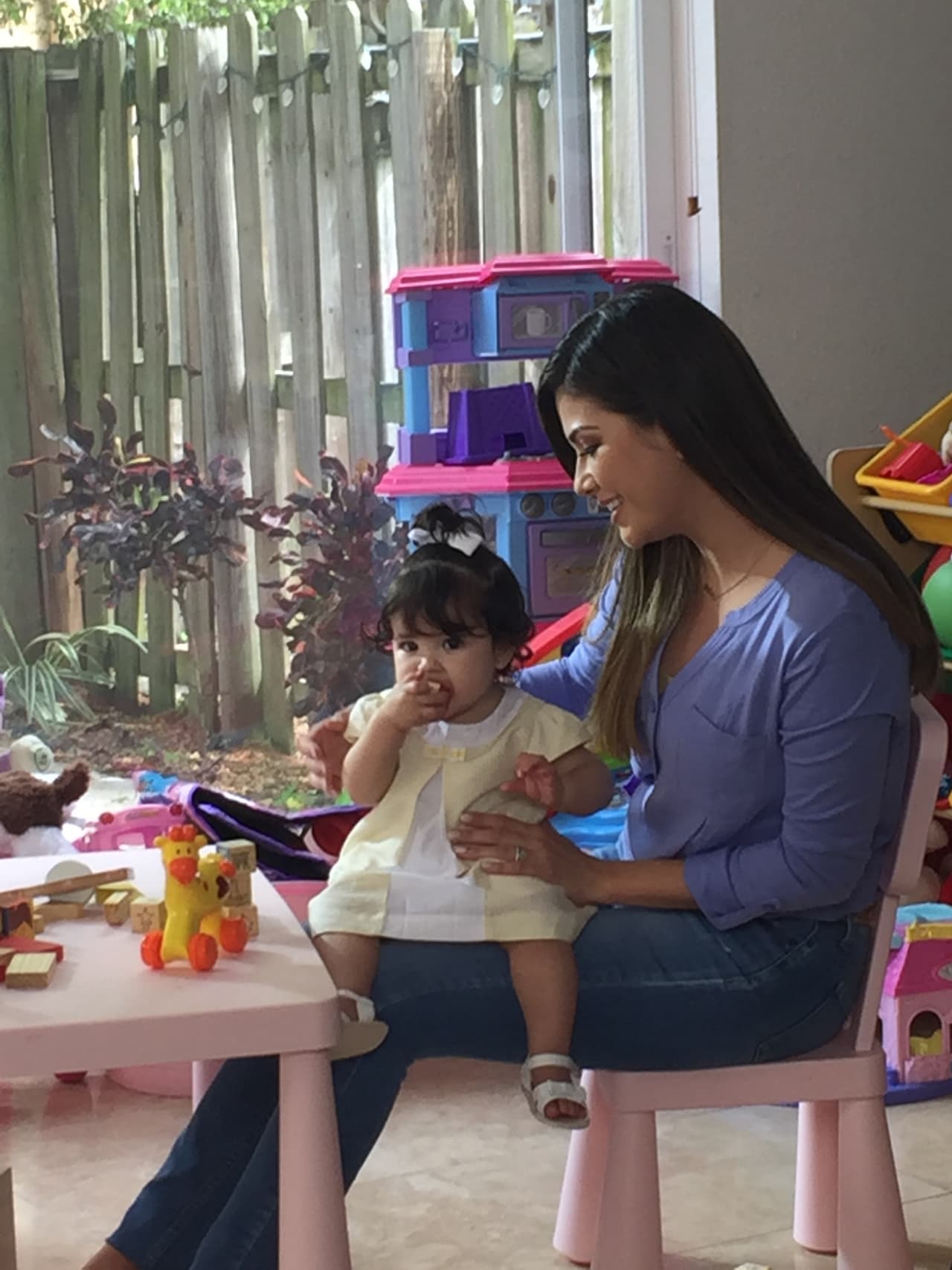 Tú, como Ana Patricia, dale un futuro mejor y una mejor educación a tus pequeños.