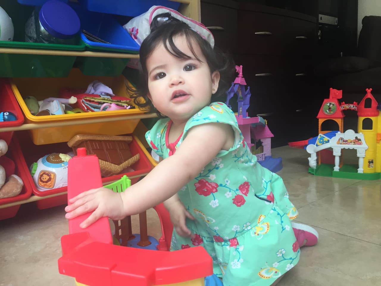 Para Ana Patricia es importante que Giulietta conozca todo lo que le rodea.