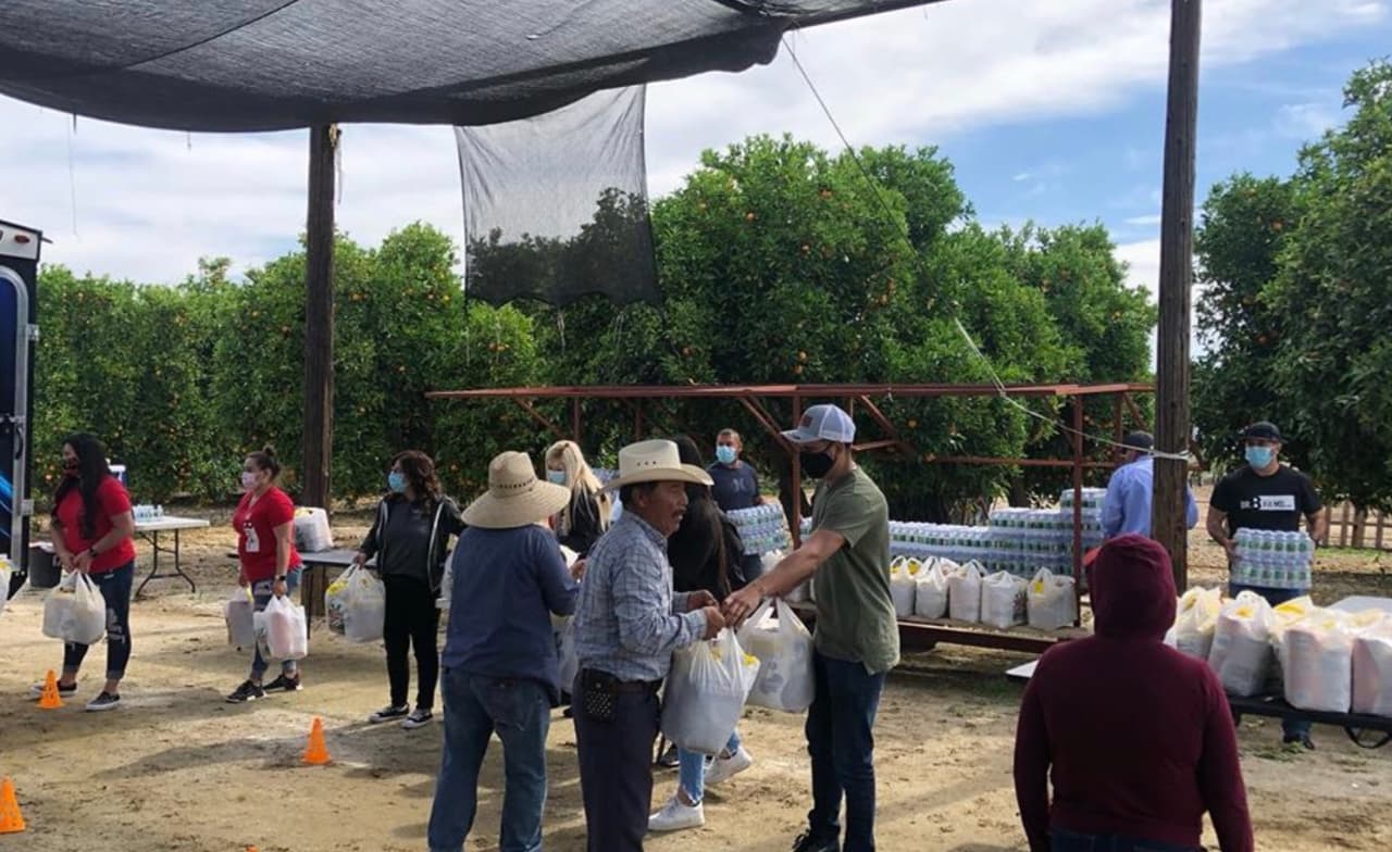 Voluntarios van en ayuda de campesinos que enfrentan el hambre en tiempos de coronavirus
