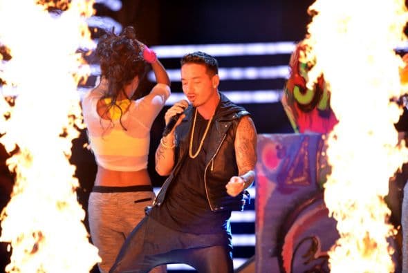 Y para subir la temperatura, literalmente, llegó J Balvin para cantarnos "Tranquila".