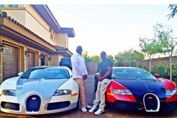 Bugatti Veyron (x2) Motor W16 4x Turbos 8.0 Lts. Potencia 1001HP Aceleración (0-60mph) 2.2 segundos Velocidad Máxima 253.81 MPH (408.47 km/h) Precio US$1’700,000 (c/u)