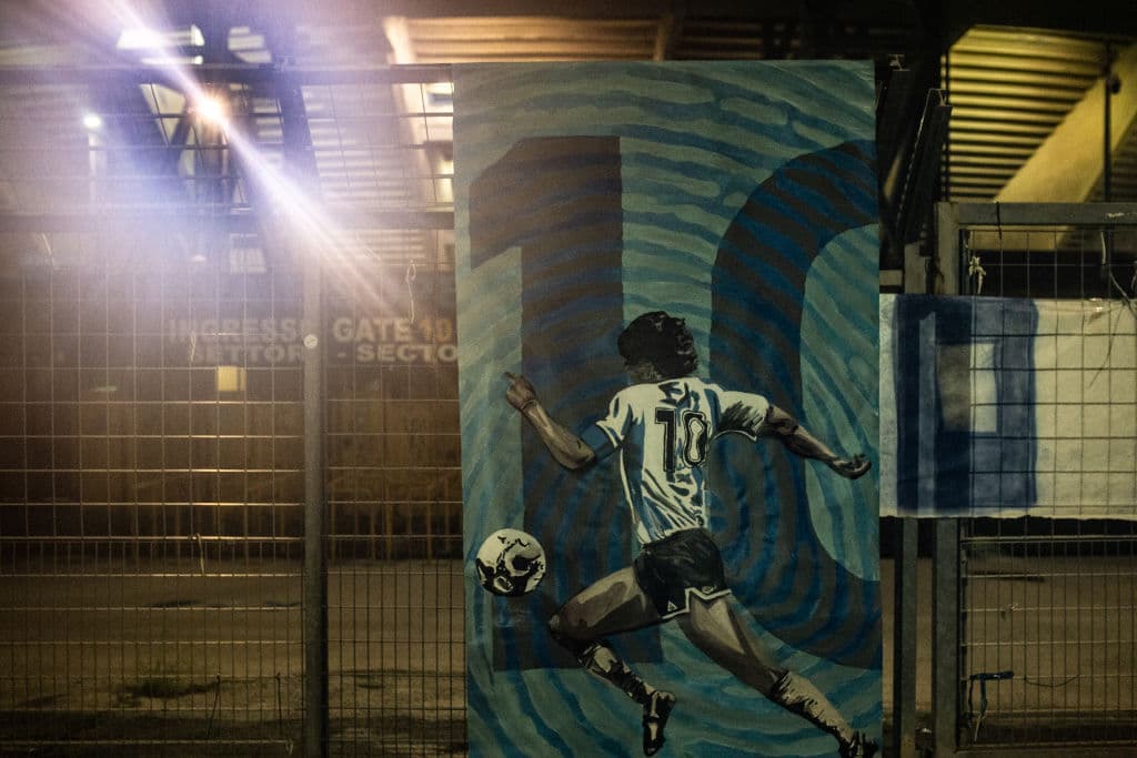 Así viven la muerte de Diego Armando Maradona en San Paolo.