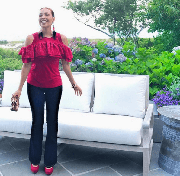 A sus 45 años de edad, la actriz y cantante mexicana Thalía no deja de sorprender a sus seguidores a través de sus redes sociales.