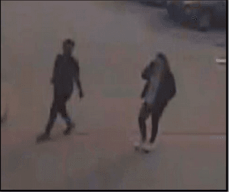 Tras ser agredida con una pistola paralizante una mujer es víctima de robo afuera de una tienda en Burleson 
