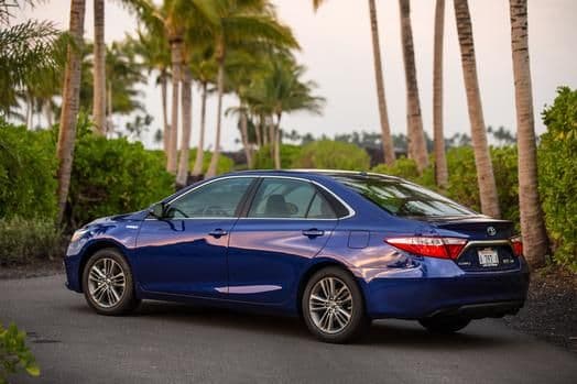 Toyota Camry Hybrid 2015- Precio: $26,790; Consumo (ciudad/carretera): 39"43mpg