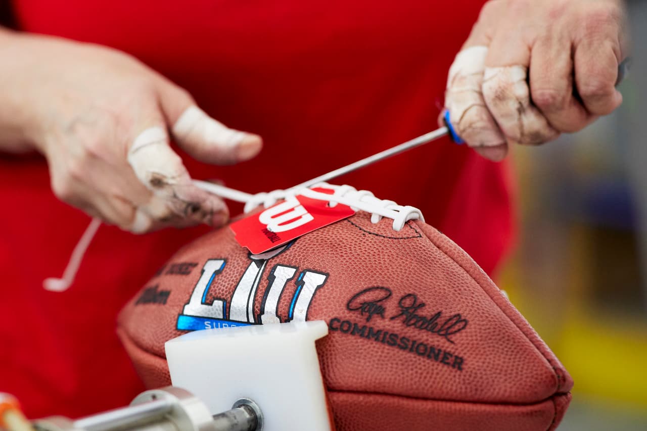 En su revisión los árbitros designados por el principal, harán un registro de la medida de cada balón en libras por pulgada cuadrada (psi, por sus siglas en inglés).