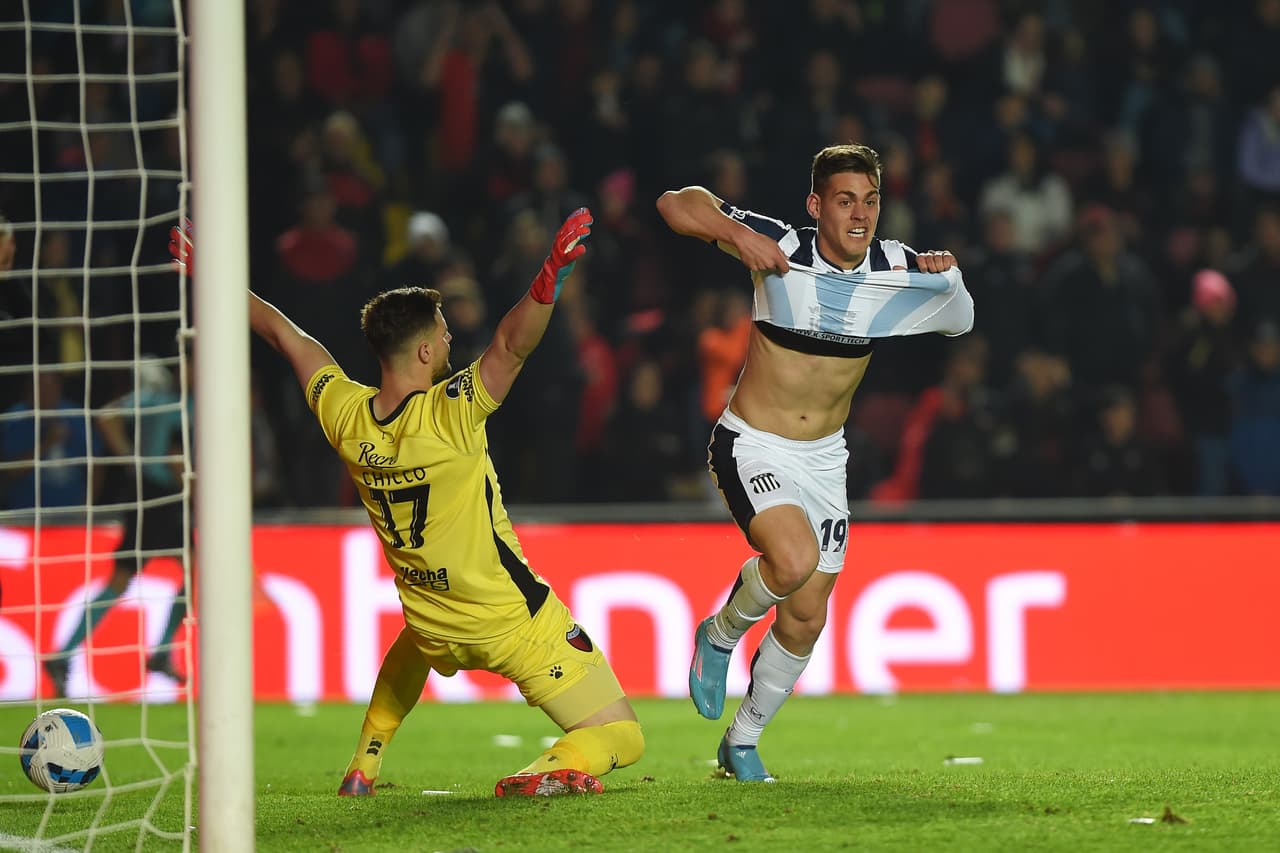 Talleres de Córdoba se impuso 0-2 a Colón en el Estadio Brigadier López para meterse entre los mejores ocho de la Copa Libertadores gracias a un global de 1-3.