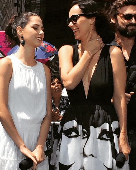 Estas hermanitas se convirtieron en verdaderas rivales de amor.