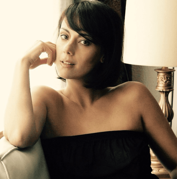 Gabriela de la Garza interpreta a Sara, una mujer muy sexy.