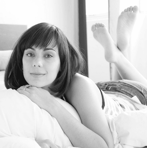 Y sabe muy bien cómo usar sus encantos.